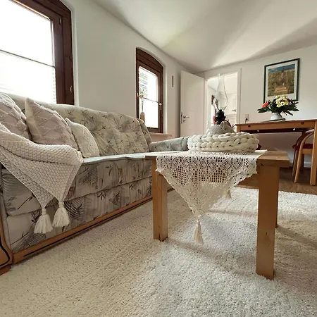 Hartmut Loeschke Apartment